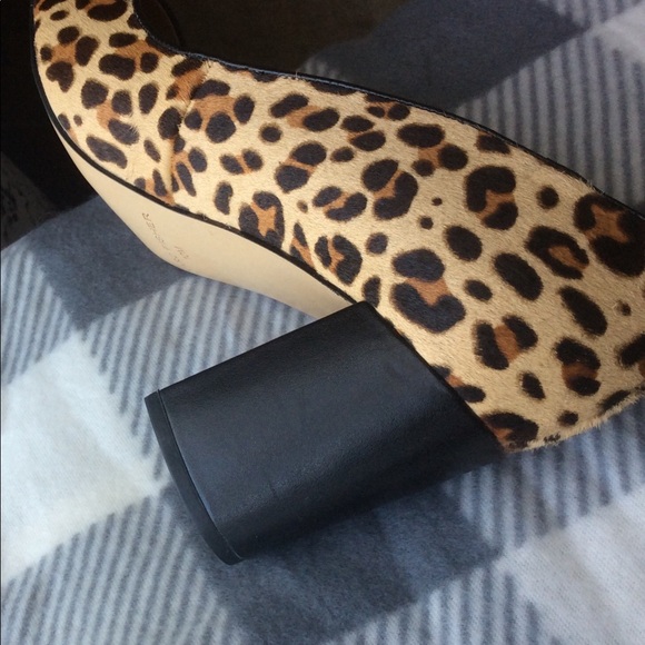 Sexy ponyhair cheetah print heels by Marc Fisher - Picture 5 of 7